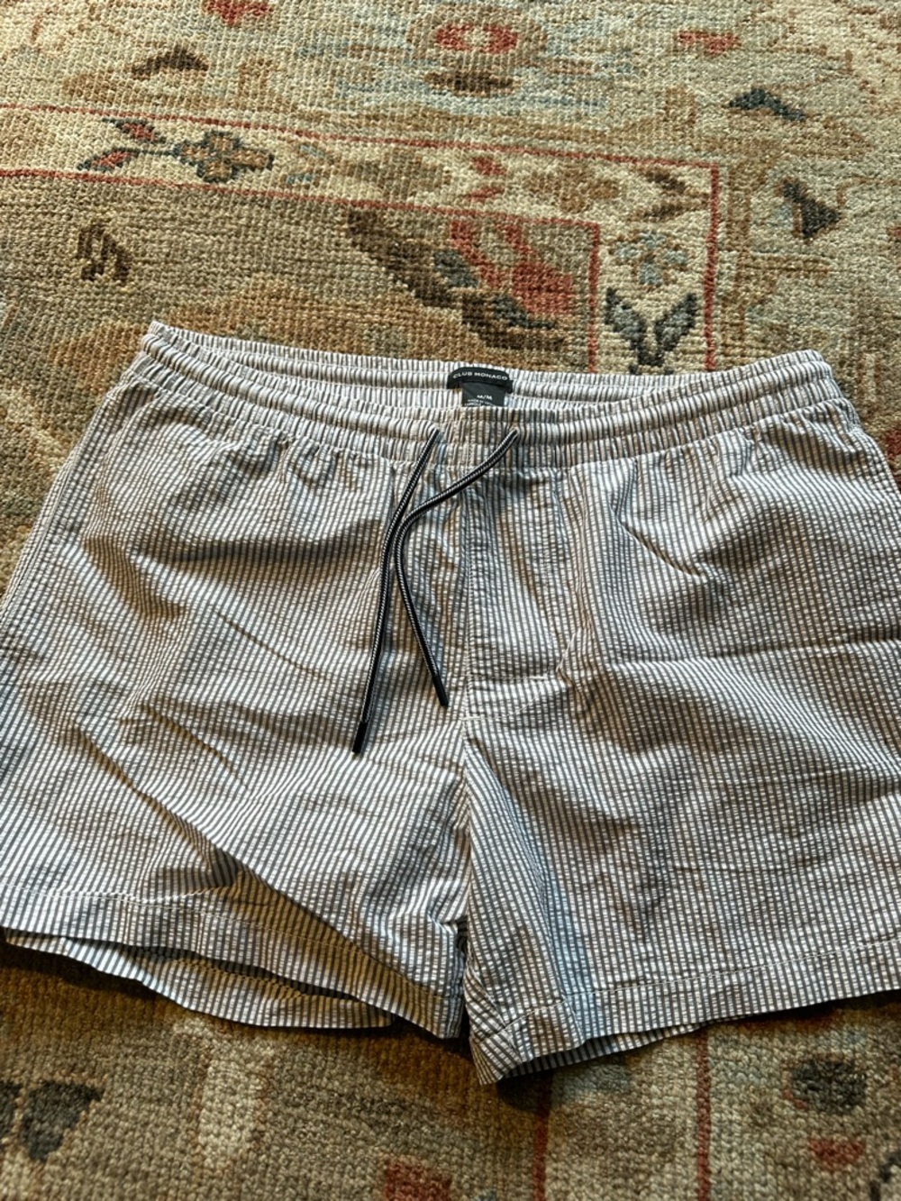 Club Monaco Men's White & Navy Seersucker Drawstring Swimsuit/ shorts